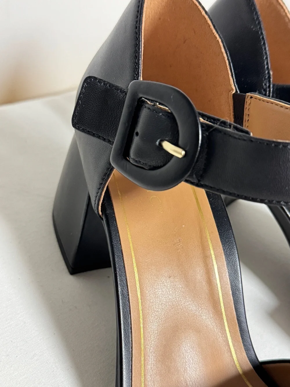 Vionic Chardonnay Black Leather Chunky Heeled Sandals